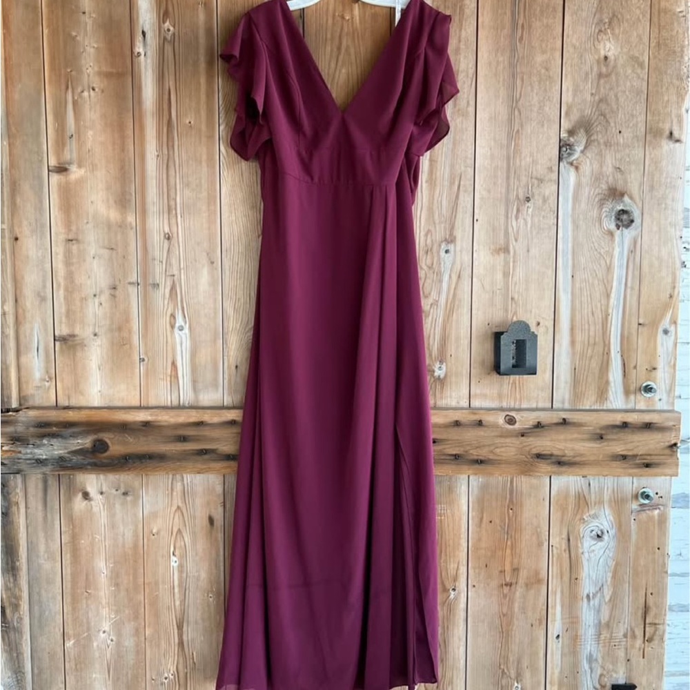 Elegant Burgundy V-Neck Dress